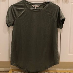 XS Athleta olive green short sleeve shirt